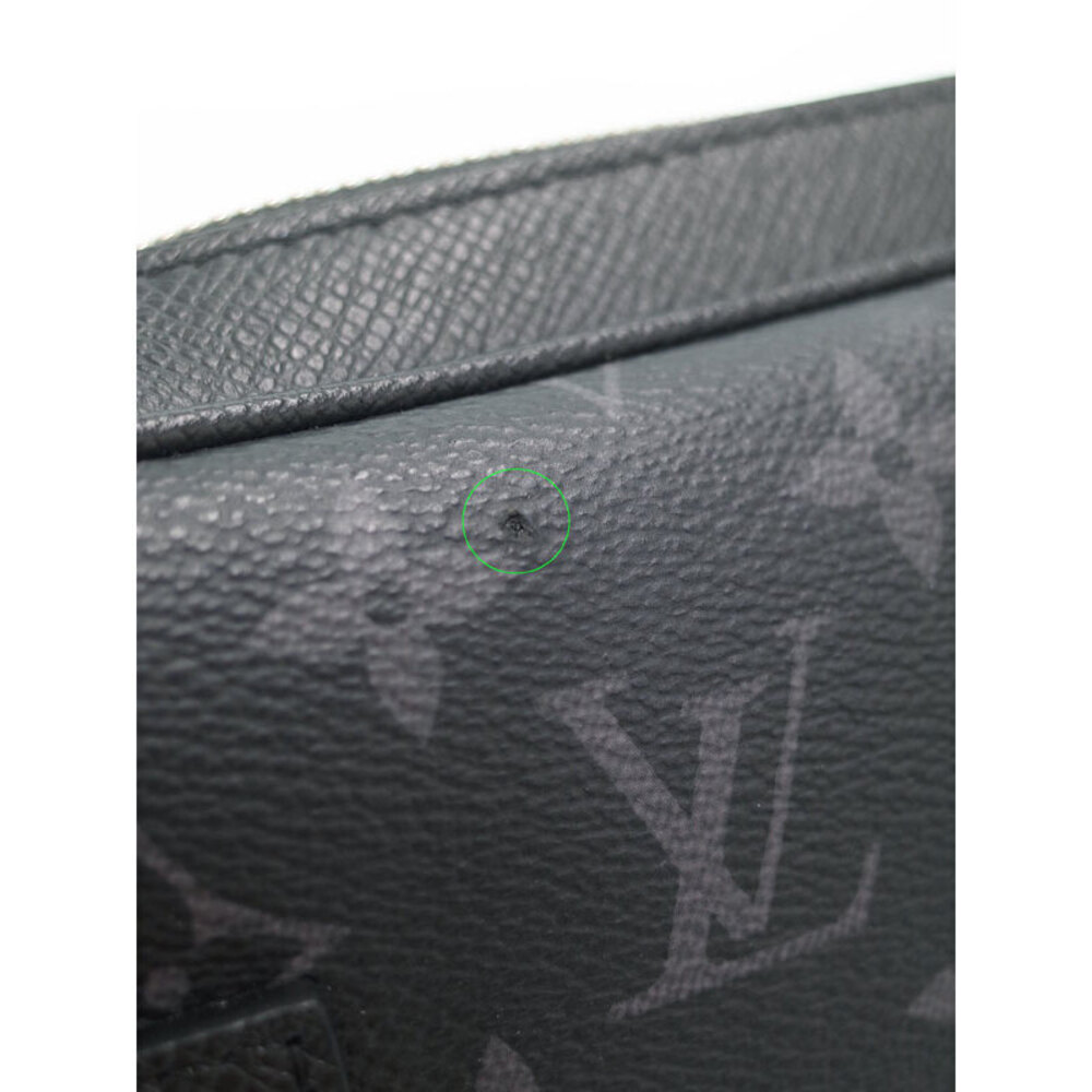 Louis Vuitton Outdoor Taiga Rama Bum Leather Body Black Bag - Picture 5 of 9
